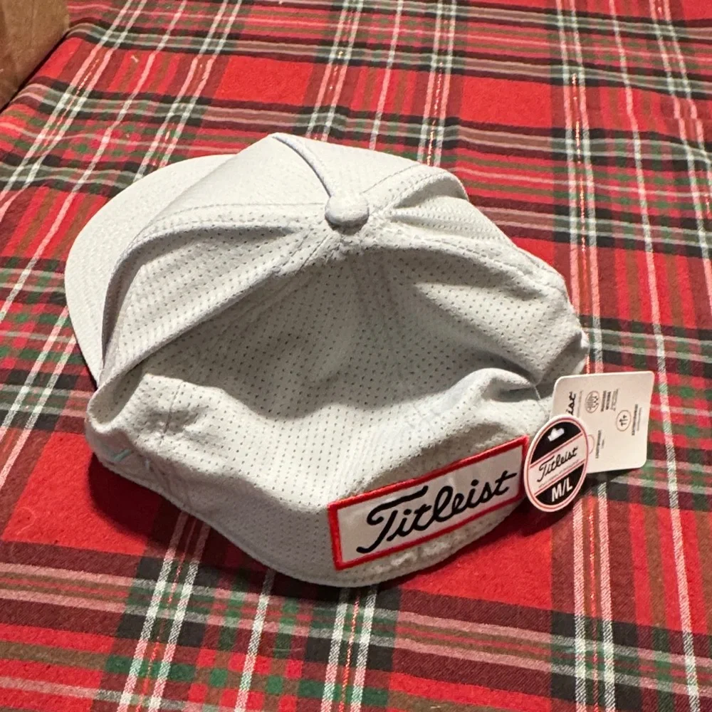 Titleist Light Gray Hat with Sky Blue Logo NWT - Picture 2 of 2